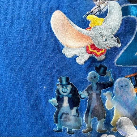 Vintage 2004 Disneyland  World Short Sleeve Tee - Picture 9 of 14